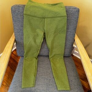 Beyond Yoga Fern Green Heather Leggings (XS)